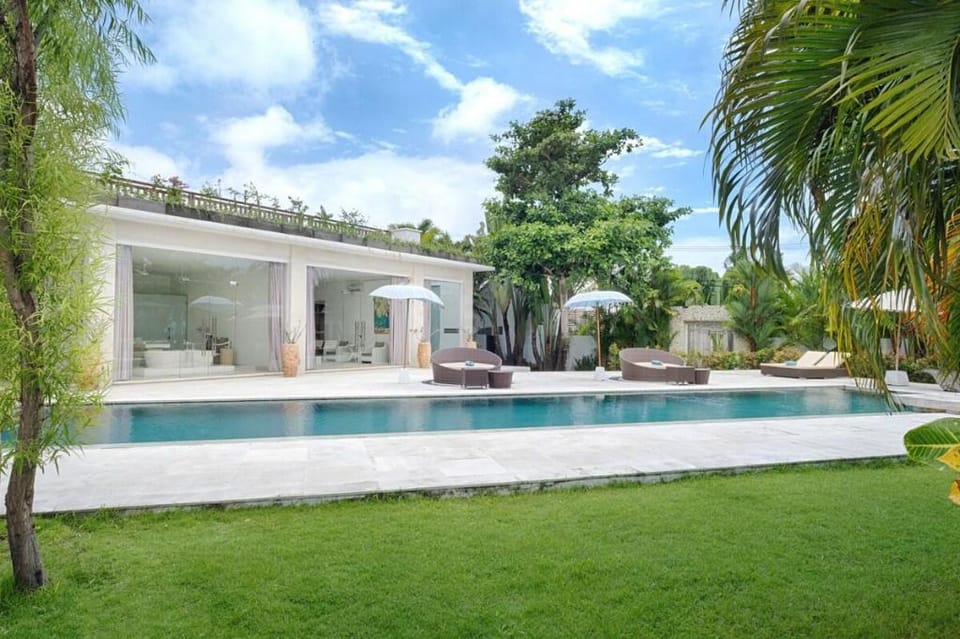 Cozy 3 BR Private Pool Villa Putih 1  REV15 Villa in North Kuta