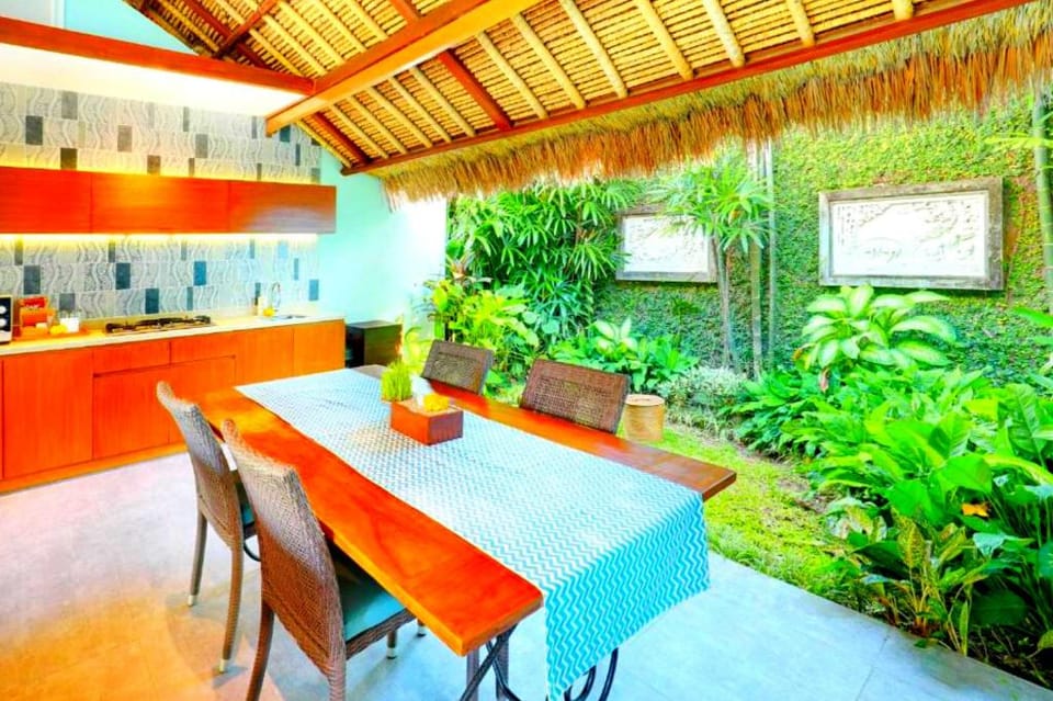 Luxury 2BR Private Pool Villa & Bathtup #LR8 Villa in North Kuta