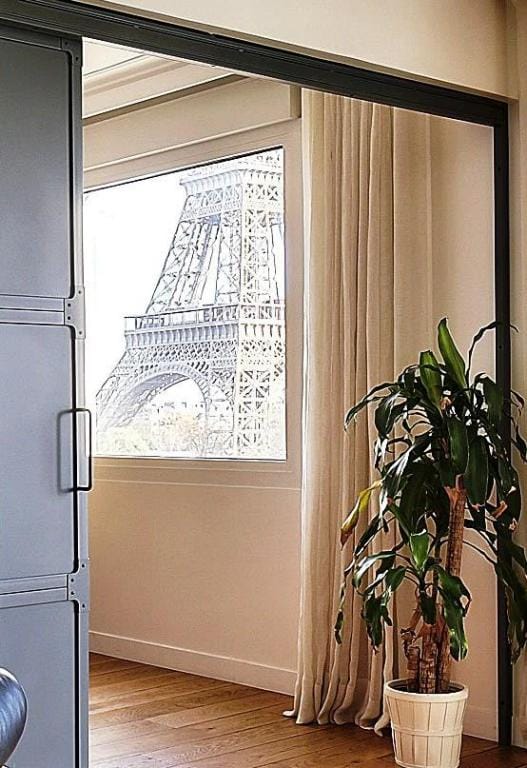 B 1618 - Eiffel Tower breathtaking view Apartment in Paris