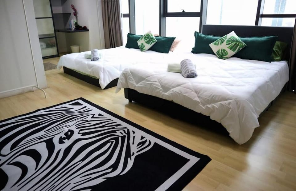Jungle Loft for 6-7pax,5mins to IKEA, Kidzania, 1U Apartment in Petaling Jaya