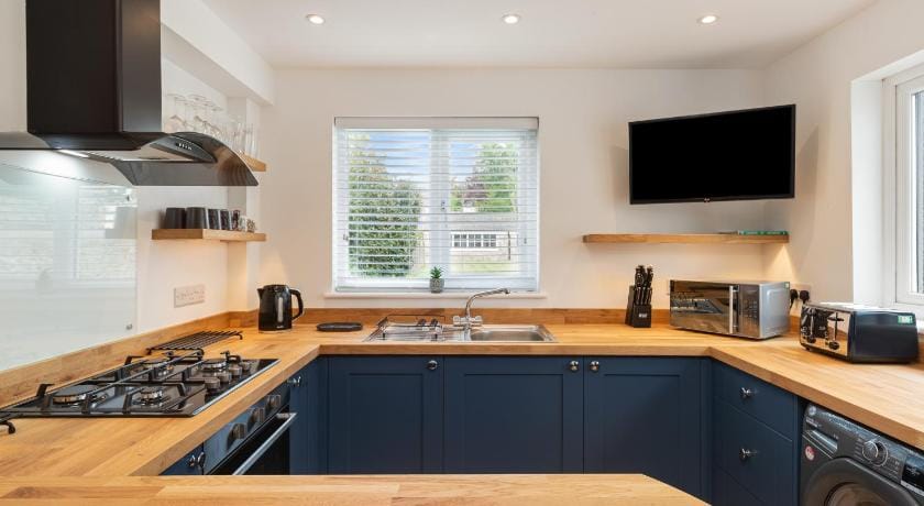 Falcon House - Central location Country House in Wales
