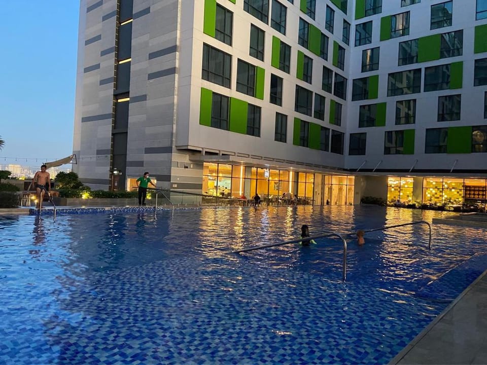Republic Plaza Saigon Airport - Free Pool Apartment in Ho Chi Minh City