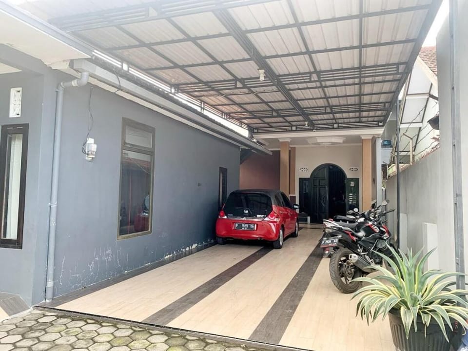 Kamar Pribadi di Pusat Kota Banyuwangi Vacation rental in East Java