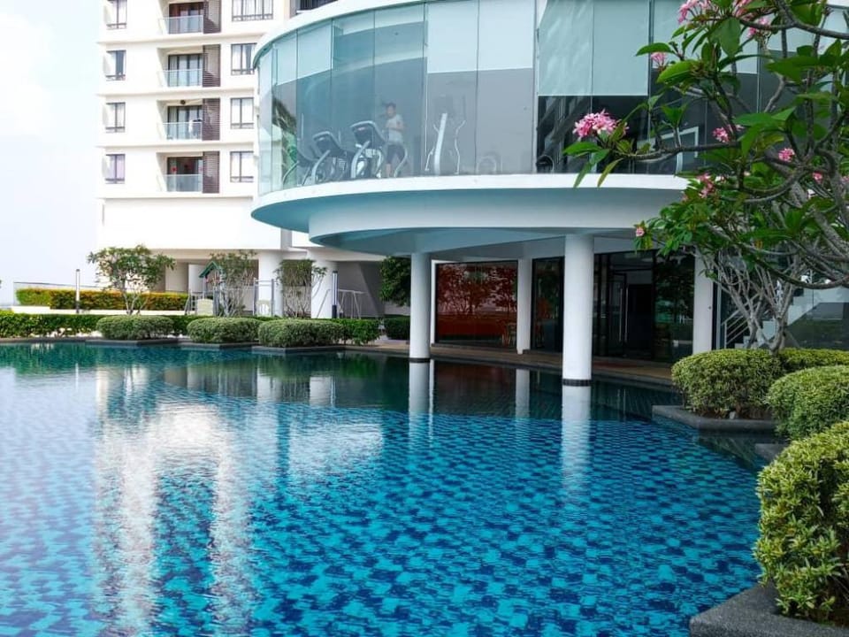 Aurora Galaxy Premier Suite 2B2R in Butterworth Apartment in Penang