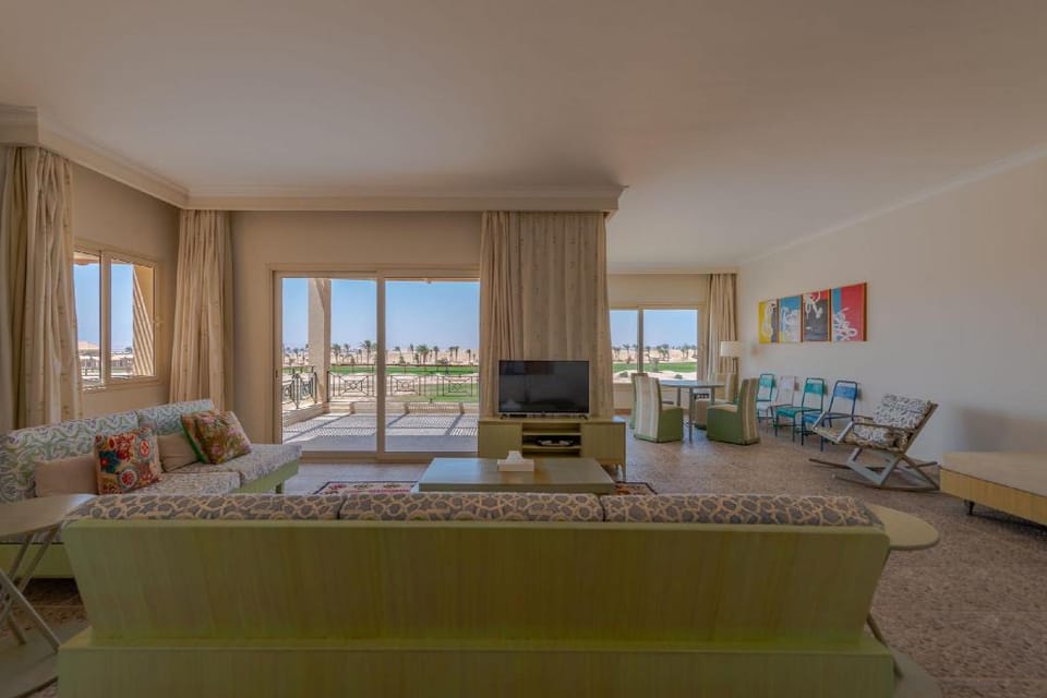 VESTA - Luxury APT - 2BR - Golf (II) Apartment in Red Sea Governorate