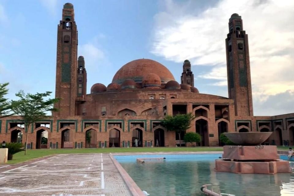 Luxury Executive House - Families & Married People Villa in Lahore