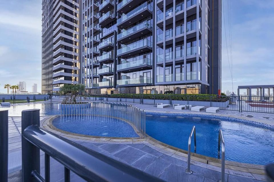 Luxury 1BR with stunning skyline views of Dubai Vacation rental in Dubai