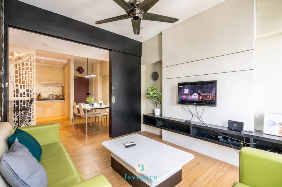 Cozy 2-bedroom for 4 pax with Pool | Subang Jaya Apartment in Subang Jaya