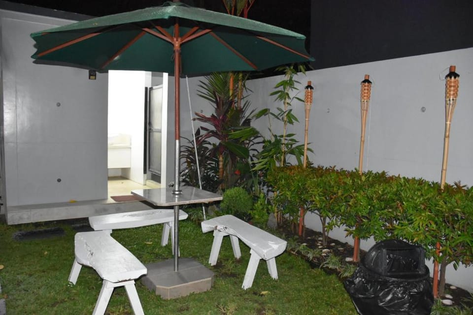 Lovely 2-bedroom Hotspring Resort with Jacuzzi Vacation rental in Calamba
