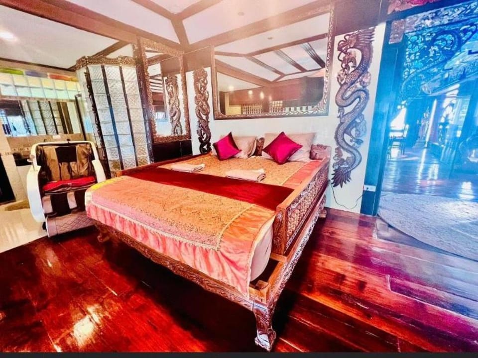 Crystal Sea Villa - Beautiful Beach Get-away Vacation rental in Chon Buri Changwat