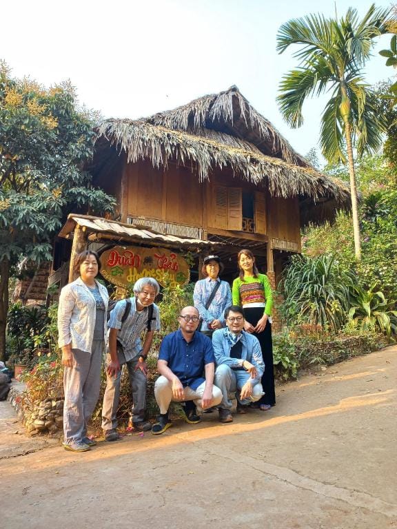 DUAN THAO HOMESTAY IN MAI CHAU Villa in Laos