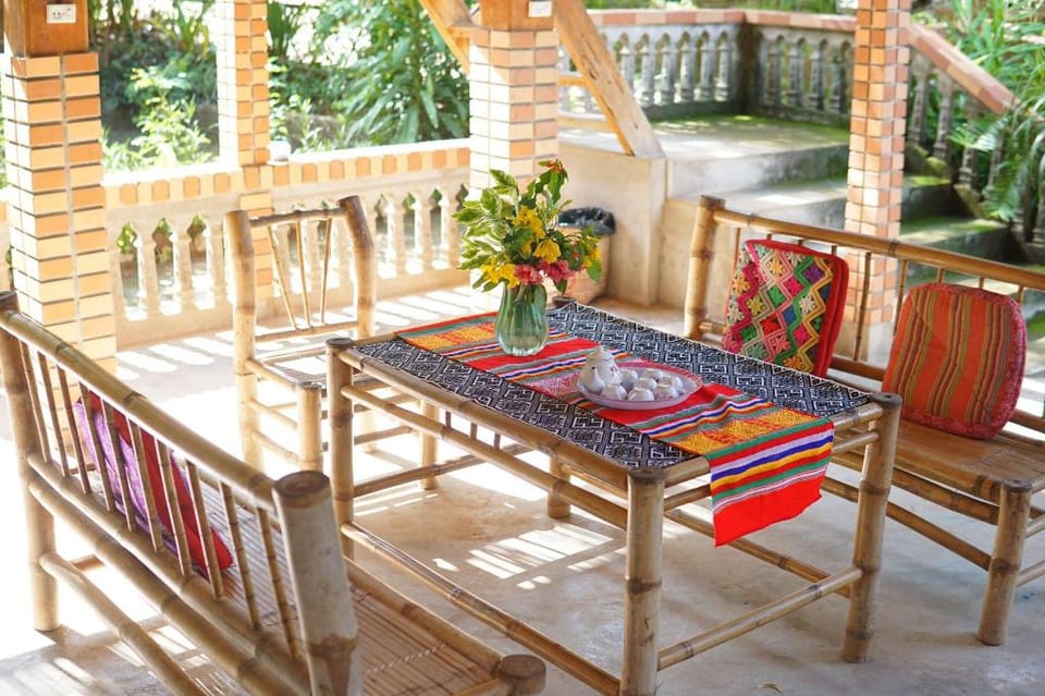 DUAN THAO HOMESTAY IN MAI CHAU Villa in Laos