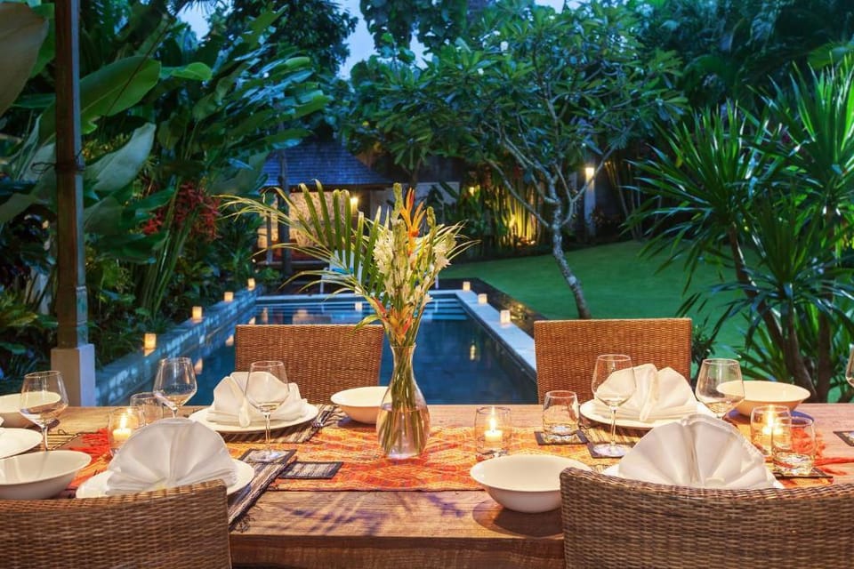 Three Bedroom Balinesse Style villa in Seminyak Villa in North Kuta