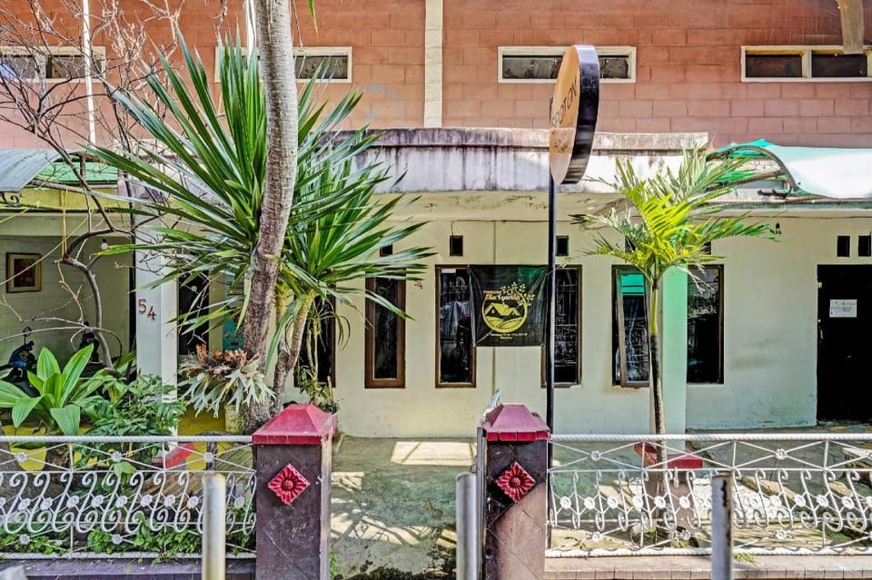 SPOT ON 91320 Pondok Elia Syariah Hotel in Bandung