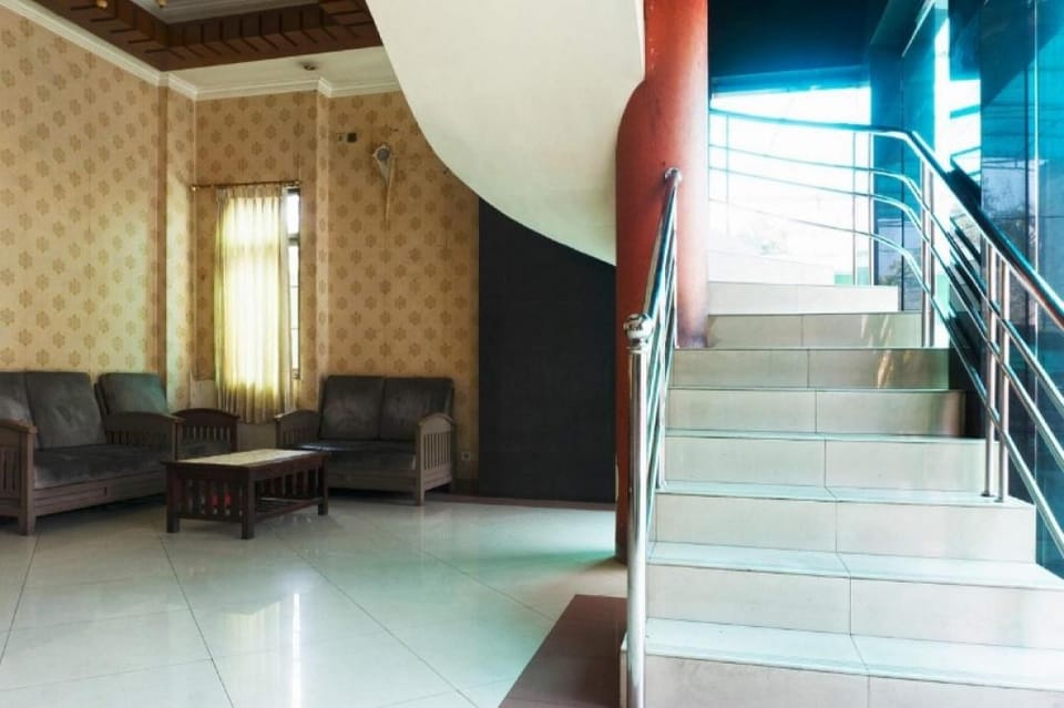 OYO 91327 Residence 38 Hotel in South Jakarta City