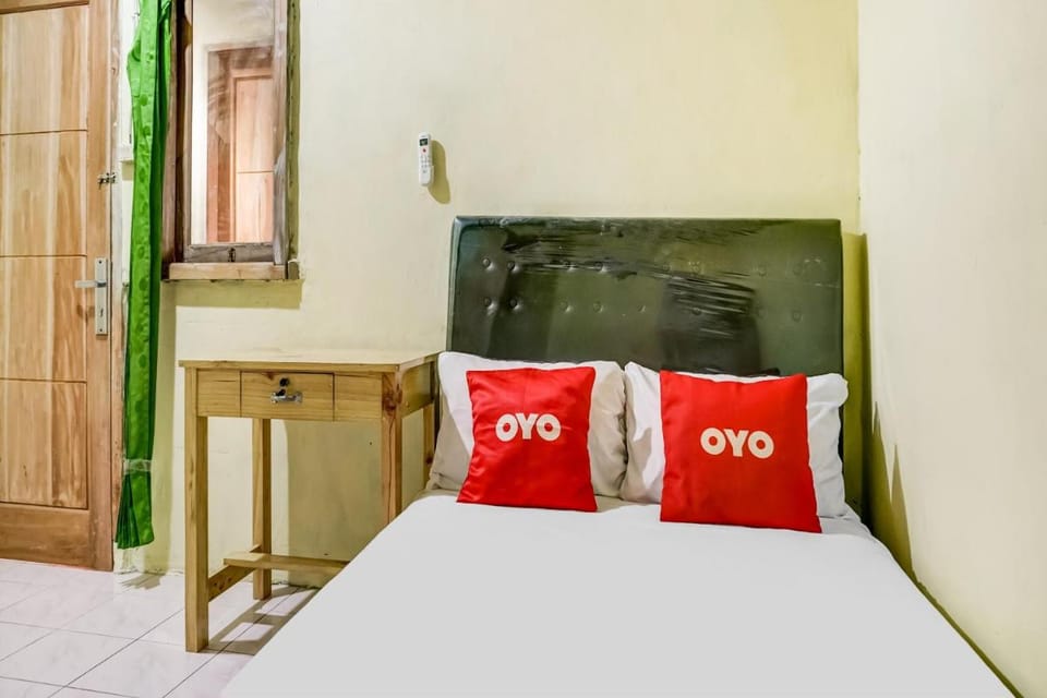 OYO Life 91335 Micheline Family 2 Syariah Hotel in West Java