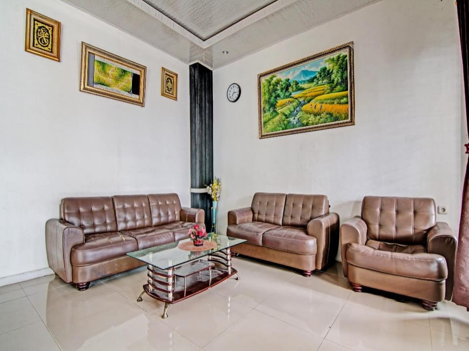 OYO 91324 Aliya Homestay Syariah Hotel in West Sumatra, Indonesia