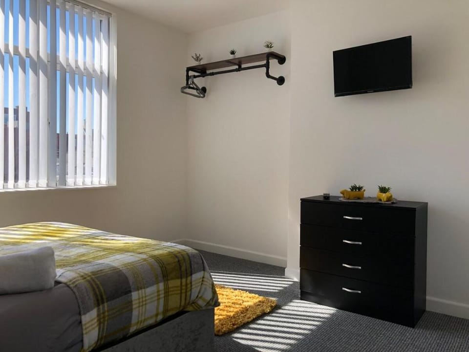Holmfield 03 (Sleeps 6, Queens promenade) Apartment in Blackpool