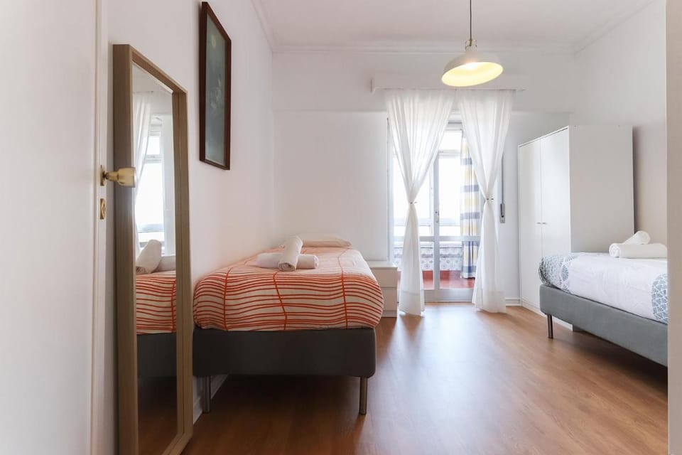 Oeiras Balcony by Hosty Apartment in Carcavelos