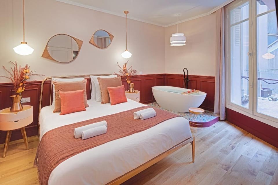 Miss Marguerite Suite Apartment in Paris
