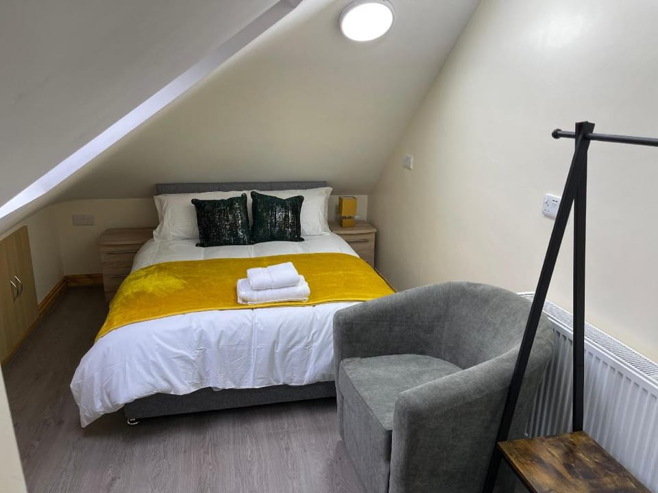 City Road Birmingham Studio from Oofy  - Studio 6 Apartment in Birmingham