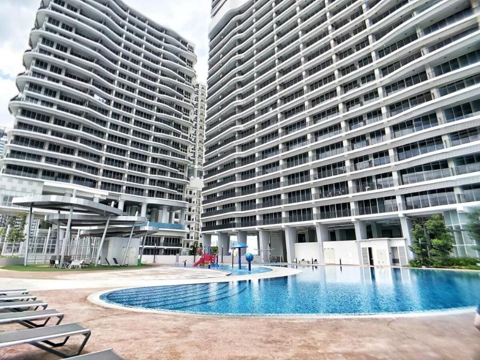 Puteri Harbour Luxury Apartment for 5-6pax Apartment in Johor