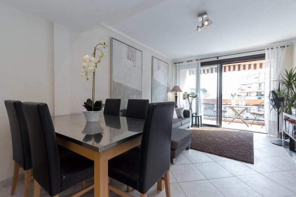 Modern 3 bedroom, 3 bathroom apartment for rent near Cannes Old Town walking distance to Palais - 20 Apartment in Cannes