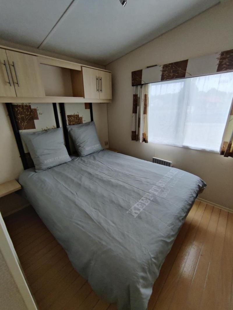 Large mobile homes sleeping 8 with air conditioning in a holiday village Vacation rental in Parentis-en-Born