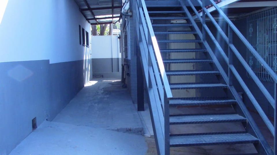 The Office - 5 Self Catering Rooms With Bathroom  Apartment in Johannesburg