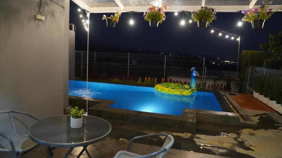 beautiful  villa  Rema with private pool in dago Villa in Lembang
