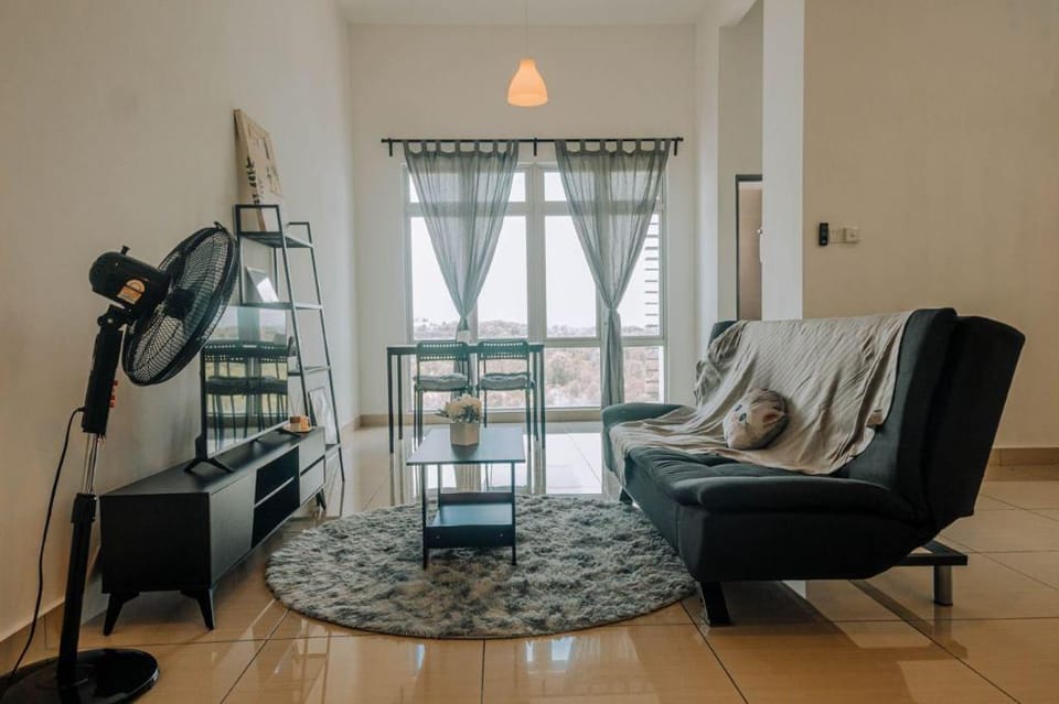 NEW! Cozy 5Pax Manhattan@Mount Austin by The Paws Apartment in Johor Bahru