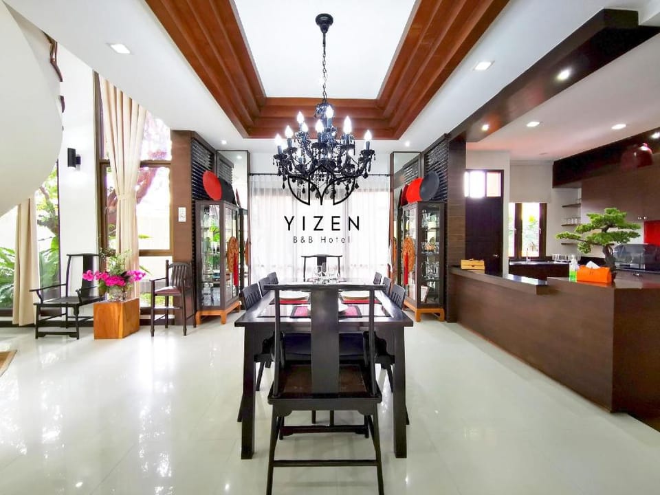 Pattaya 5-Bedroom Tropical Pool Villa by Yizen Villa in Pattaya City