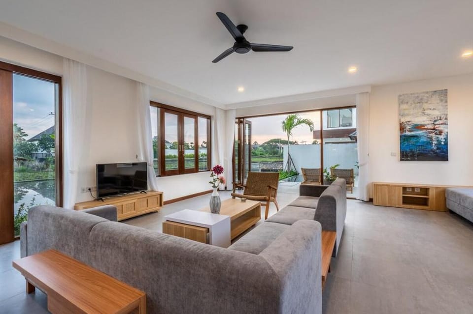 Luxury Om Cemagi Beach Villa Villa in Bali