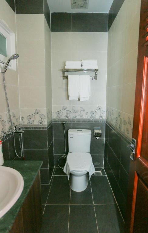 Nearby Xuanhuong lake - 5' walkin - 5bedroom house Villa in Dalat