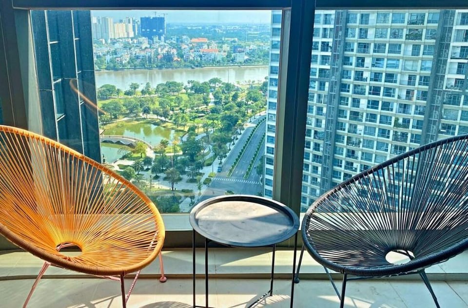 SPACOUS 1 BED APT AT LANDMARK 81/ FREE POOL & GYM Apartment in Ho Chi Minh City