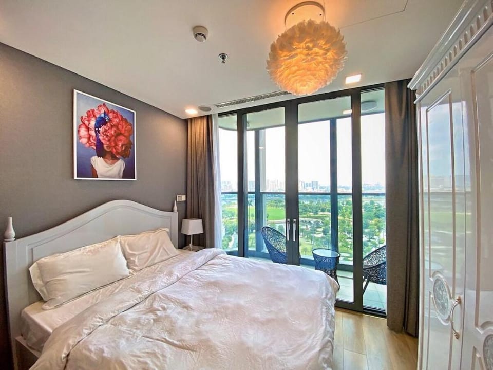 MODERN APARTMENT AT L81 WITH 2 BED/ FREE POOL&GYM Apartment in Ho Chi Minh City