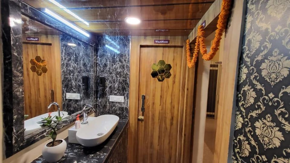 Hpy home  Vacation rental in India