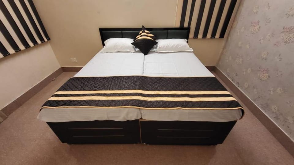 Hpy home  Vacation rental in India