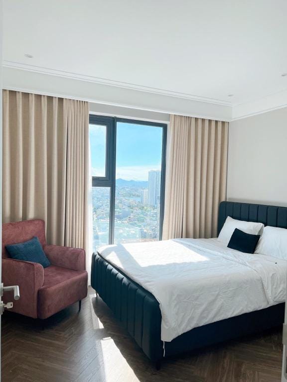Altara Quy Nhon, 1-BR, Ocean Sunset View Apartment in Vietnam