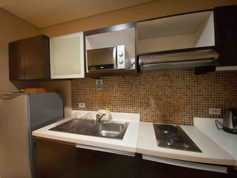 Miranda B 410-1BR atPico de Loro by Raquel's Place Vacation rental in Nasugbu