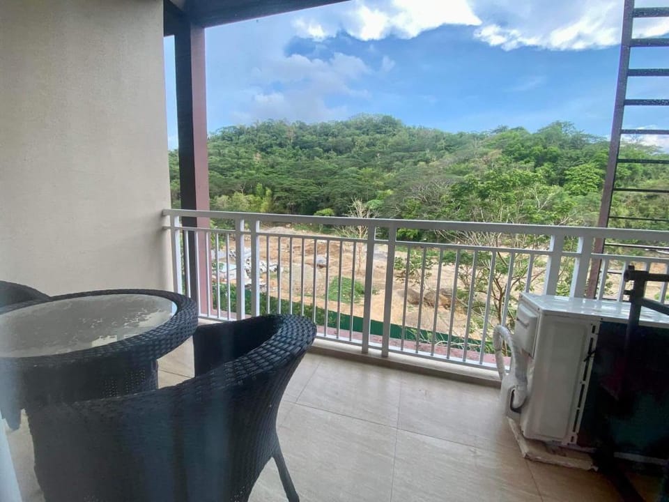 Carola A 409 1BR at Pico de Loro by Raquel's Place Apartment in Nasugbu