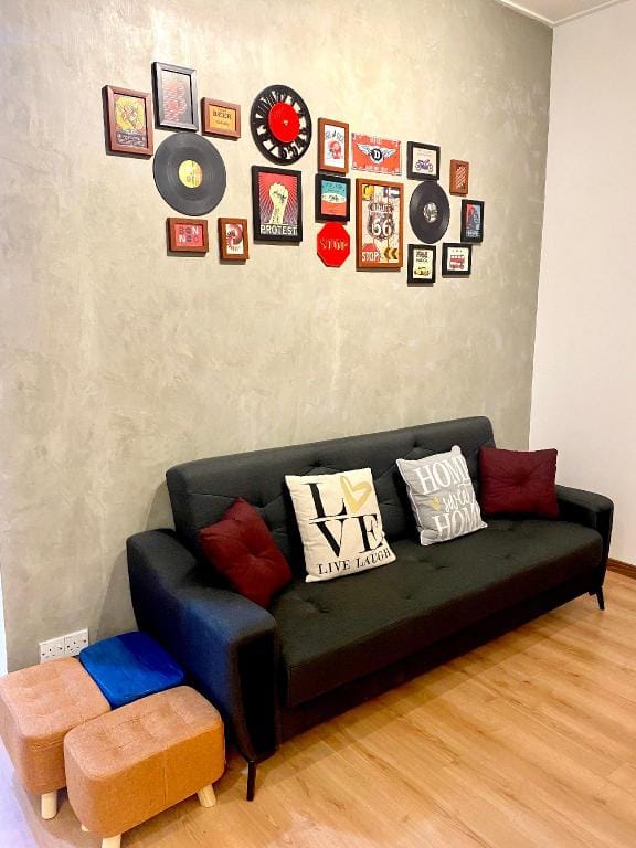 Comfy 3-bedrooms with family karaoke-max 10pax Apartment in Ipoh