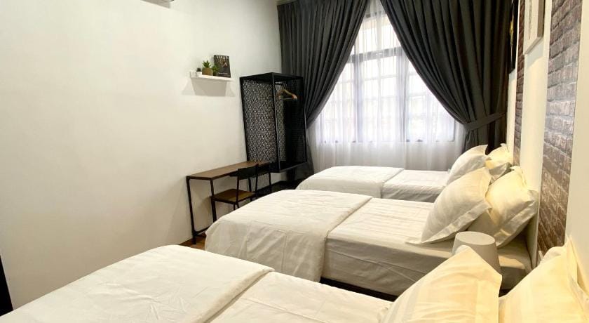 Comfy 3-bedrooms with family karaoke-max 10pax Apartment in Ipoh