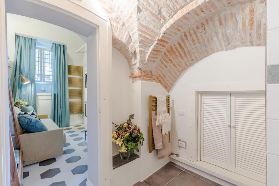 Busdraghi Studio,Stylish at Via Fillungo Apartment in Capannori