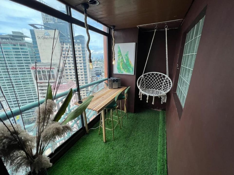 Romantic Suite with view in Makati, Poblacion Vacation rental in Makati