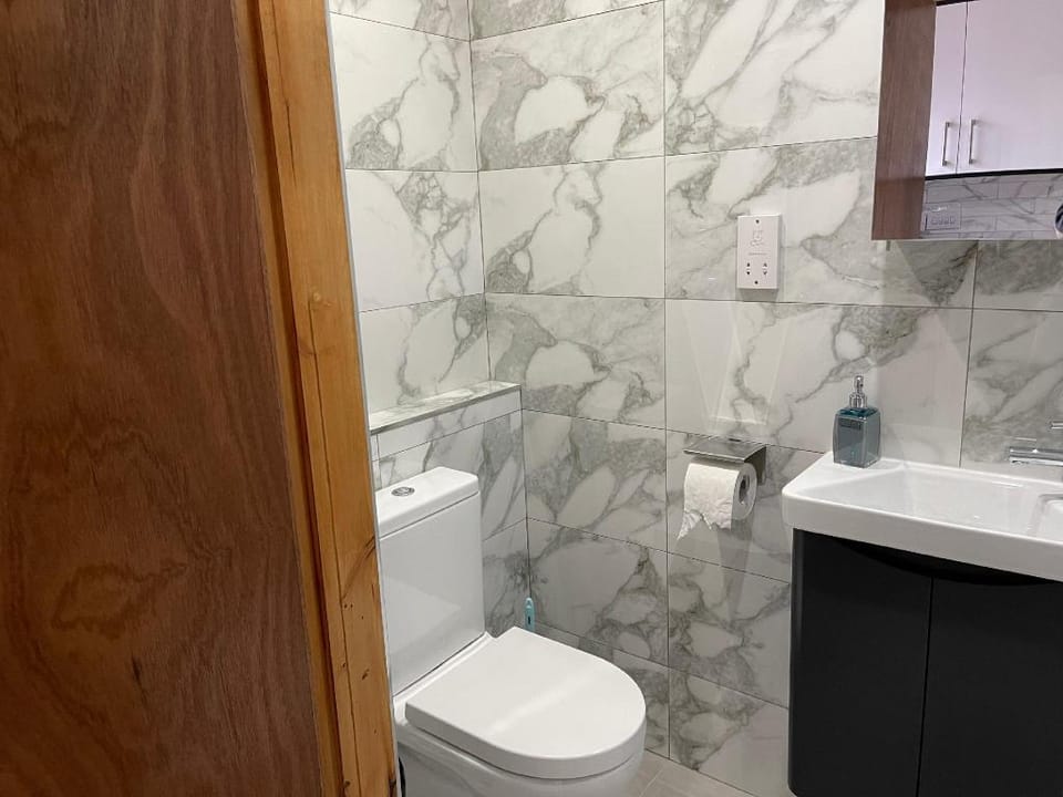 City Road Birmingham Studio from Oofy, - Studio 7 Apartment in Birmingham