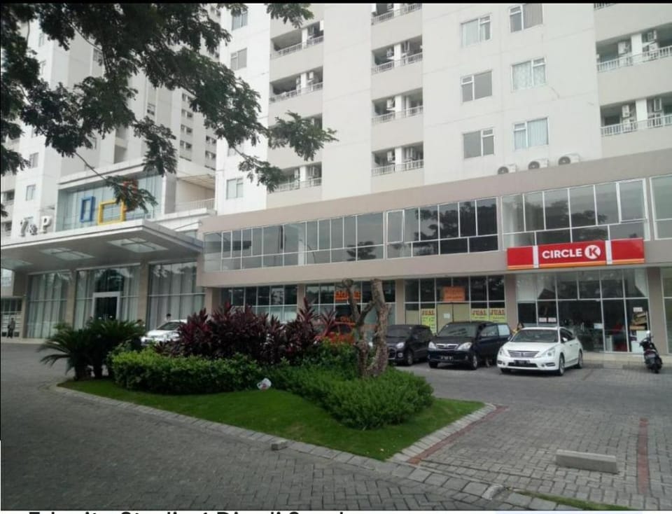 Educity Contemporary Designed Studio Highest Floor Apartment in Surabaya
