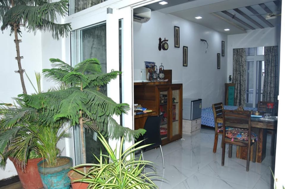 The Royal Luxury Suite: Fully Sanitised, AC, Wifi Vacation rental in Jaipur