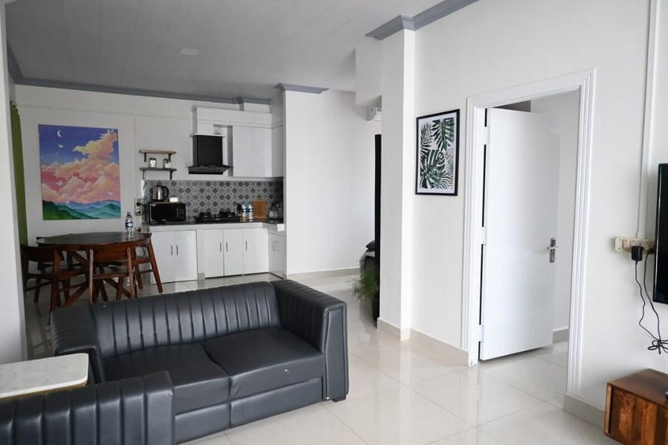 The 1998 Homestay (Family Suite) Apartment in India