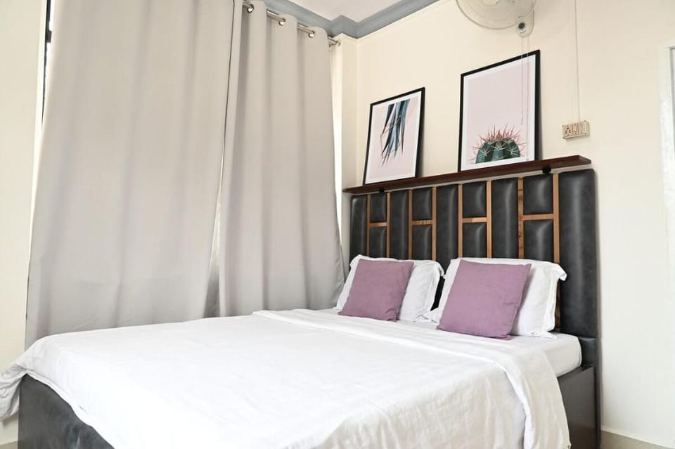 The 1998 Homestay (Family Suite) Apartment in India